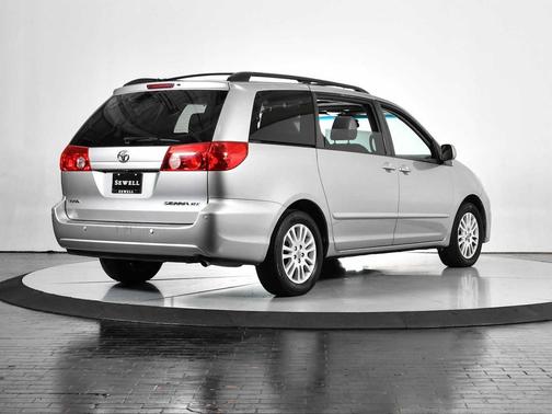 2009 Toyota Sienna XLE