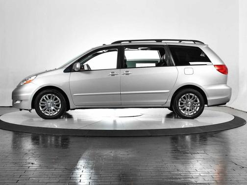 2009 Toyota Sienna XLE