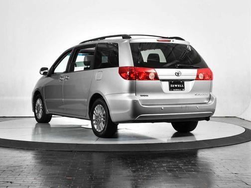 2009 Toyota Sienna XLE