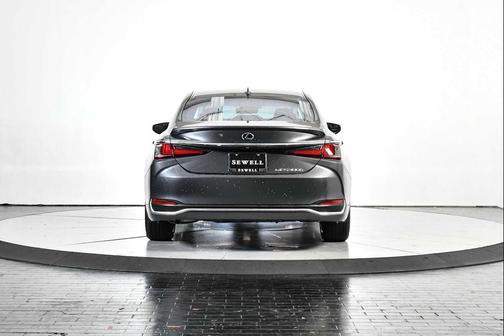 2024 Lexus ES 300h Ultra Luxury