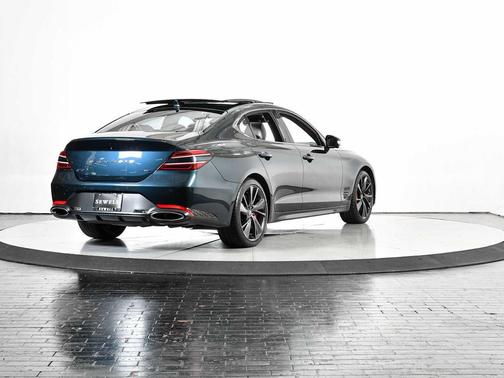 2022 Genesis G70 3.3T RWD