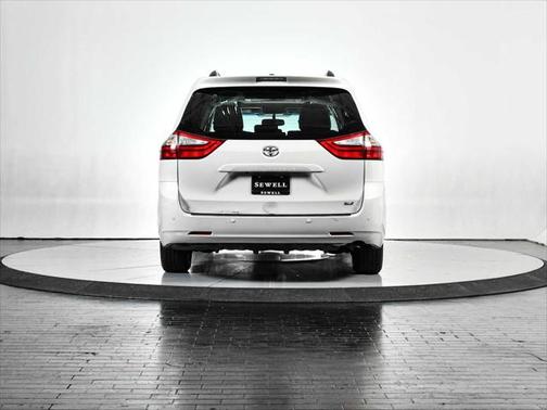2016 Toyota Sienna XLE Premium