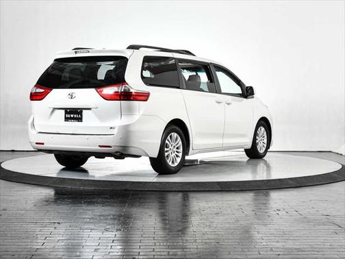 2016 Toyota Sienna XLE Premium
