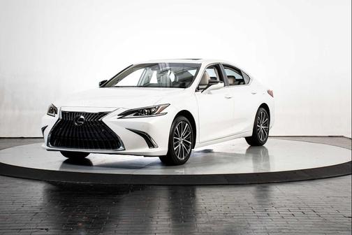 Eminent White Pearl 2024 Lexus ES 250 Base