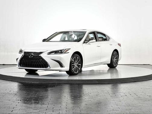 Eminent White Pearl 2024 Lexus ES 250 Base