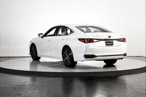 Eminent White Pearl 2024 Lexus ES 250 Base