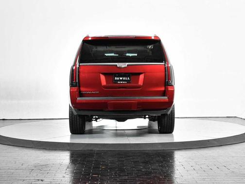 2018 Cadillac Escalade Luxury