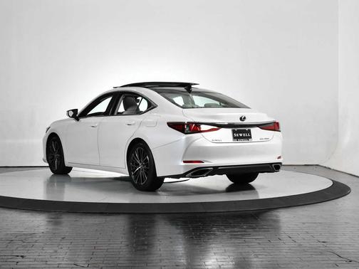 2023 Lexus ES 350 Base