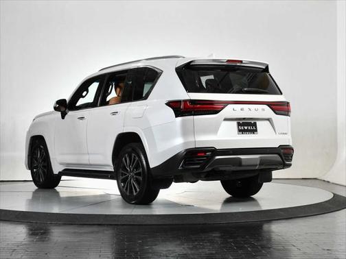 2022 Lexus LX 600 Base