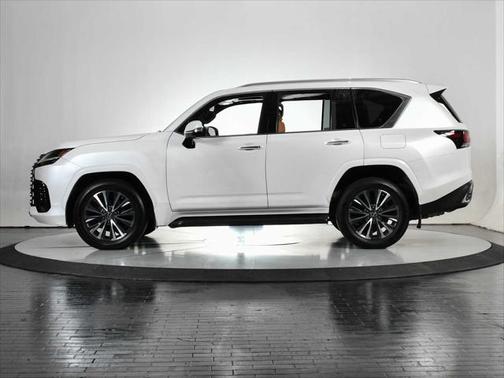 2022 Lexus LX 600 Base