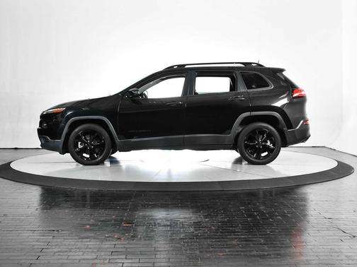 Brilliant Black Crystal Pearlcoat 2016 Jeep Cherokee Altitude