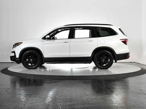 2022 Honda Pilot AWD Black Edition
