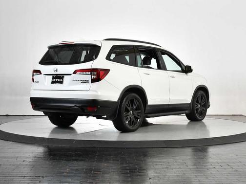 2022 Honda Pilot AWD Black Edition