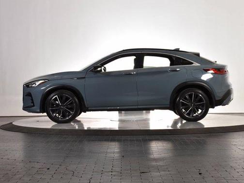 Photo 2 of 25 of 2022 INFINITI QX55 LUXE