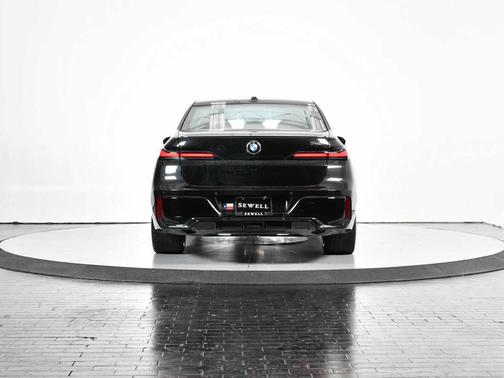 2023 BMW 740 i