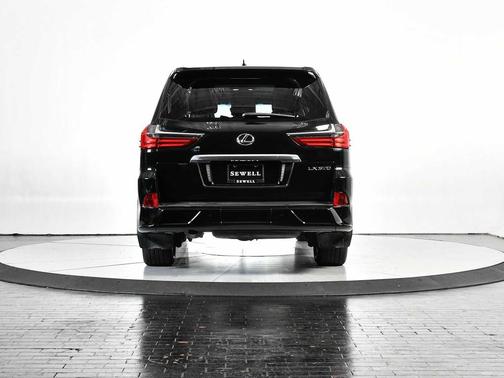 2021 Lexus LX 570 Three-Row