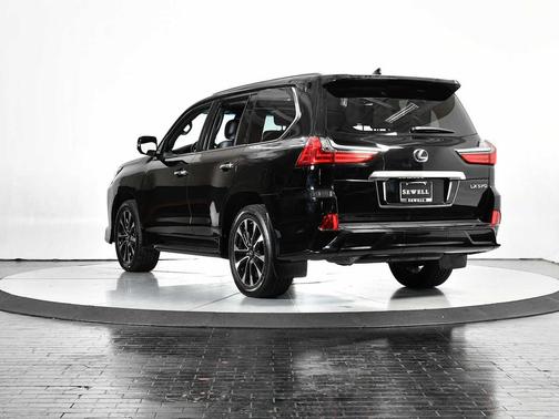 2021 Lexus LX 570 Three-Row