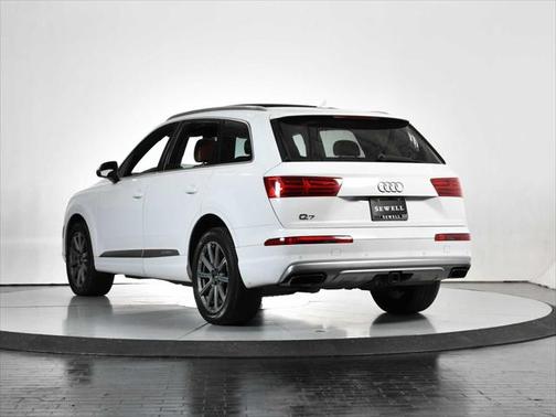 2019 Audi Q7 55 Premium Plus