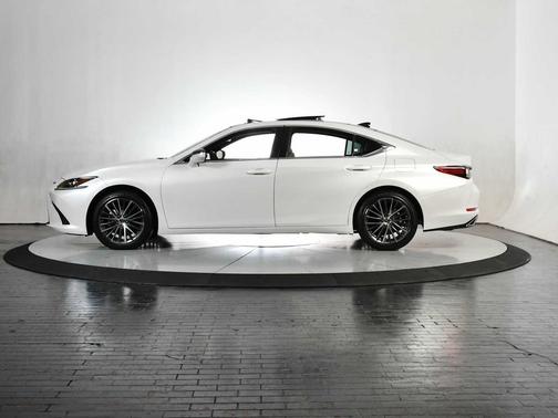 Eminent White Pearl 2025 Lexus ES 350 Base