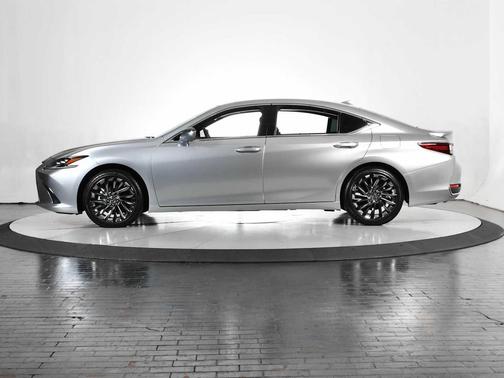 2025 Lexus ES 300h Ultra Luxury