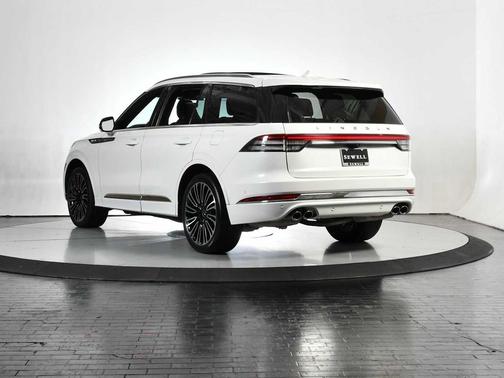 Pristine White Metallic Tri-Coat 2024 Lincoln Aviator Black Label AWD