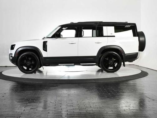 2023 Land Rover Defender 130 SE