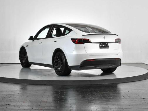 Pearl White Multi-Coat 2023 Tesla Model Y Performance Dual Motor All-Wheel Drive