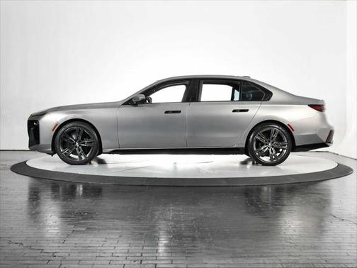 2023 BMW 740 i