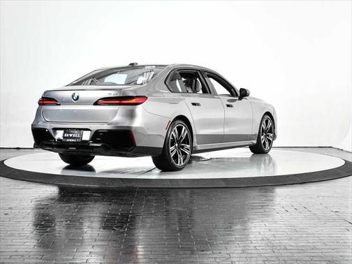 2023 BMW 740 i