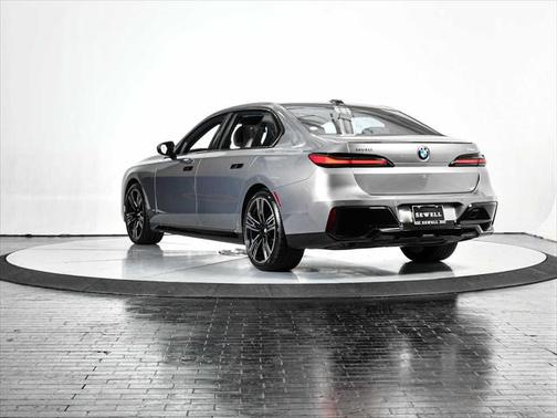 2023 BMW 740 i
