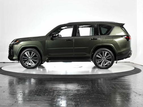 2025 Lexus LX 700h Luxury