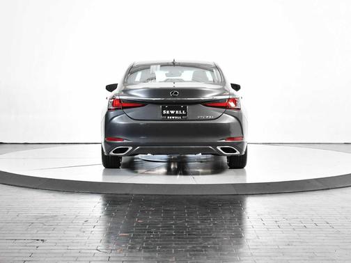 2022 Lexus ES 350 Base