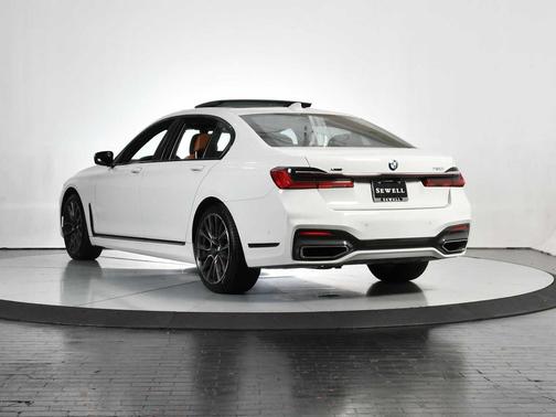 2022 BMW 750 i xDrive