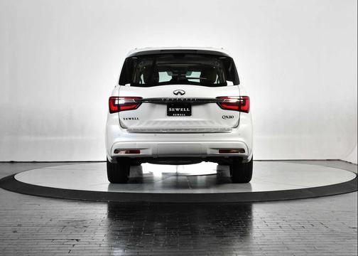 2021 INFINITI QX80 Luxe