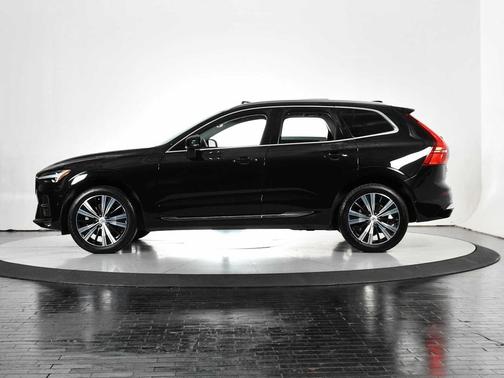 2023 Volvo XC60 B5 Plus Bright Theme