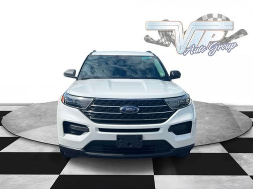 STAR WHITE MET TRI-COAT 2024 Ford Explorer XLT