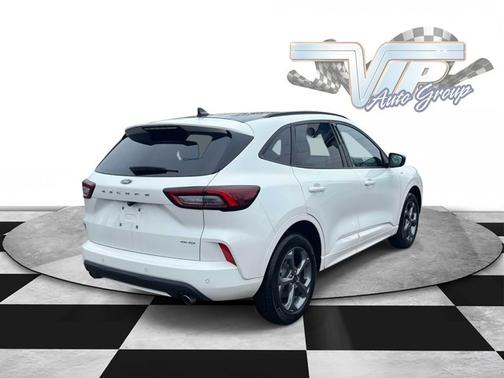 STAR WHITE METALLIC TRI-COA 2023 Ford Escape ST-LINE