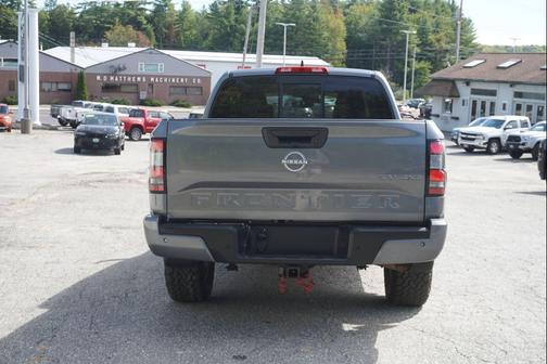 2022 Nissan Frontier SV