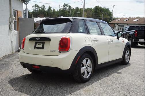 2017 MINI Hardtop Cooper