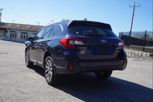 Dark Blue Pearl 2018 Subaru Outback 2.5i Touring