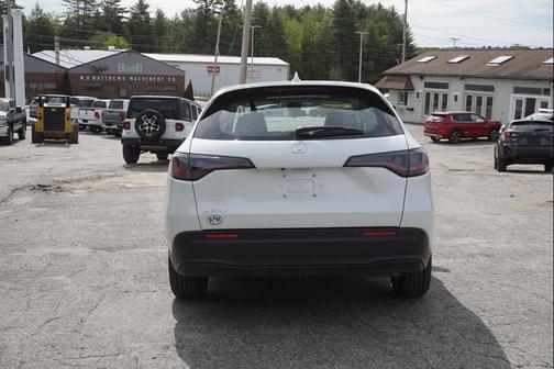 Platinum White Pearl 2024 Honda HR-V LX