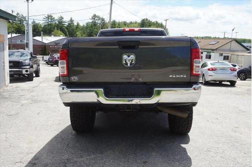 2022 RAM 2500 Tradesman Crew Cab 4x4 6'4' Box