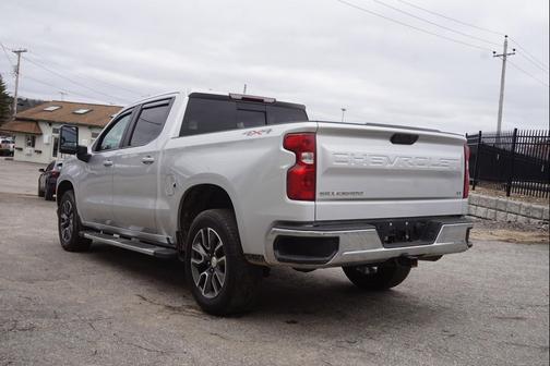 Silver Ice Metallic 2021 Chevrolet Silverado 1500 LT