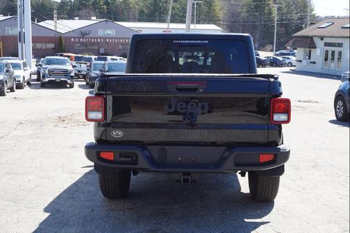 Black Clearcoat 2021 Jeep Gladiator Sport S