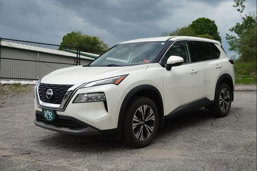 Pearl White Tricoat 2021 Nissan Rogue SV