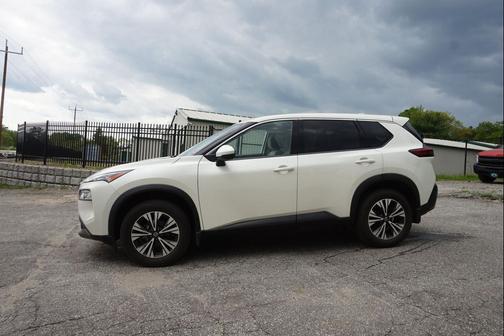 Pearl White Tricoat 2021 Nissan Rogue SV