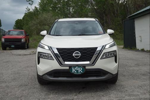 Pearl White Tricoat 2021 Nissan Rogue SV