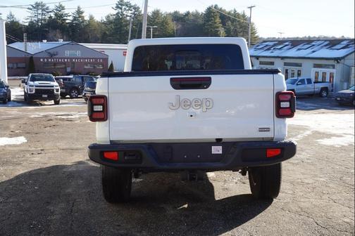 2022 Jeep Gladiator Overland