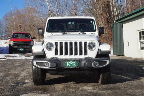 2022 Jeep Gladiator Overland