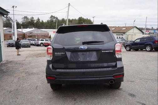 Dark Gray Metallic 2018 Subaru Forester 2.5i Limited